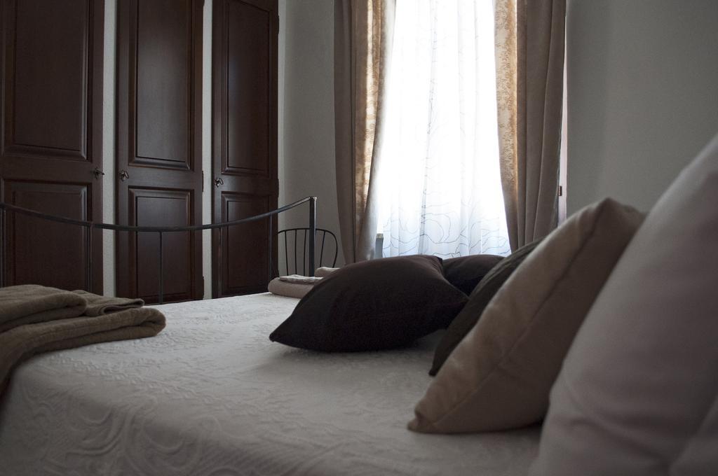 Di-Vinodormire La Morra Chambre photo
